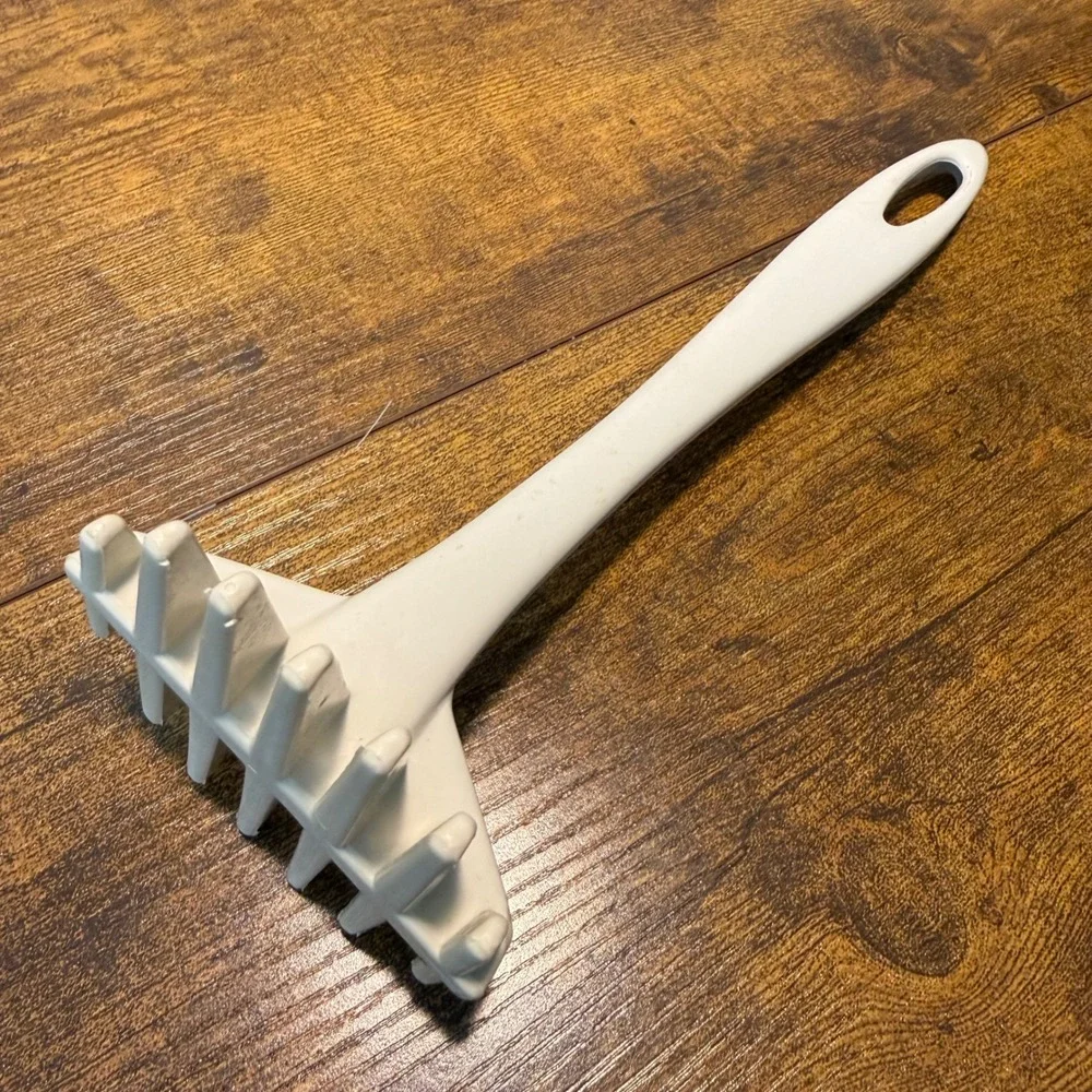 Vintage Ensar Corp White Plastic Ground Beef Chopper Potato Masher Made in USA